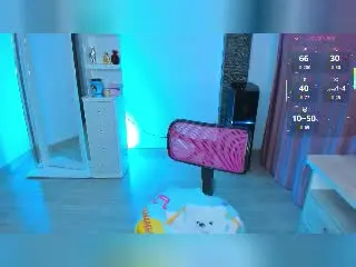 Xlovecam Live Sex Cam of BrunetteOfYourDreams