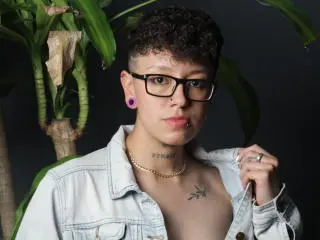 Xlovecam Adult Video Chat of AllexNoa