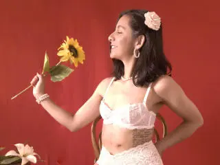 Xlovecam Sex Cam of MiaAmoree